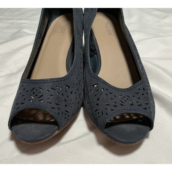 NICOLE Shoes Size 8W “Vicky” Blue Suede Stacked Wedge Heel Eyelet Peep toe - Picture 7 of 12